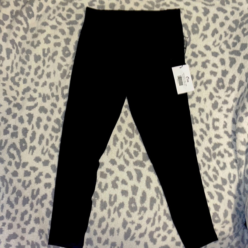 NWT Zyia Black Pocket Light n Tight Hi-Rise 7/8 24” Leggings size 8-10